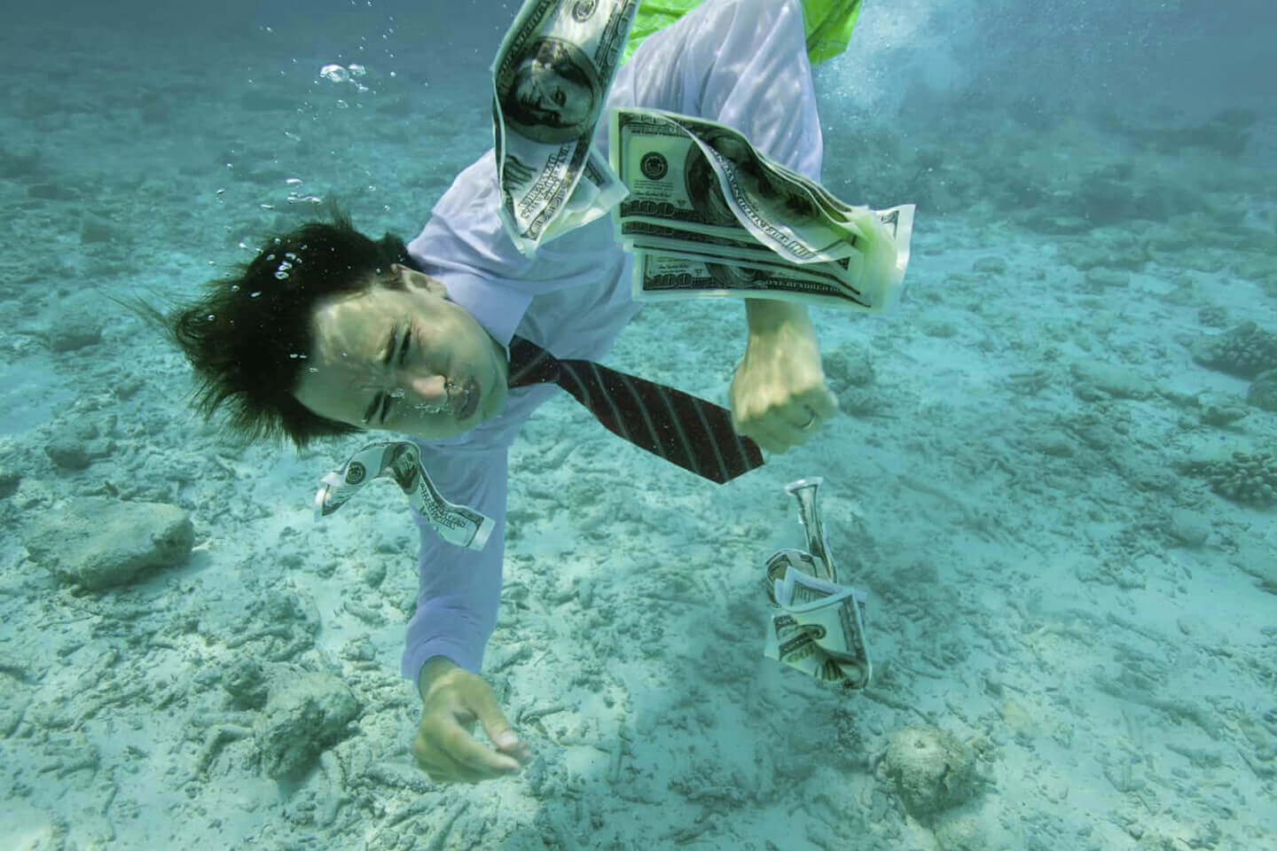 Avoiding Sunk Costs in Business